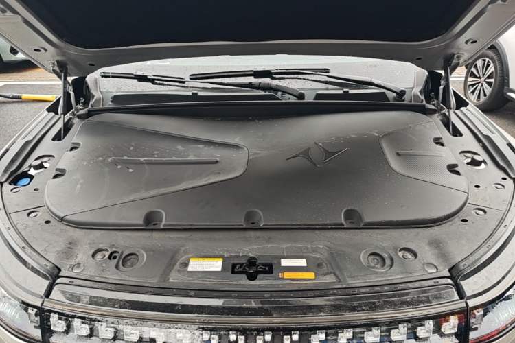Used Dongfeng eπ eπ008 2025 210 Ultra Range-Extended Version 5 Seats Engine Bay
