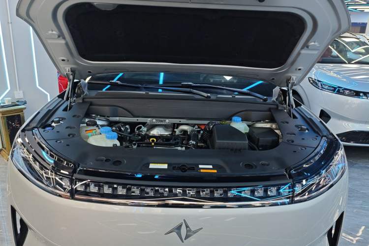 Used Dongfeng eπ eπ008 2025 210 Ultra Range-Extended Version 5 Seats Engine Bay