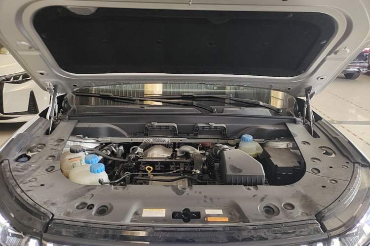 Used Dongfeng eπ eπ008 2025 210Ultra LikeYi Edition 6-Seater Engine Bay