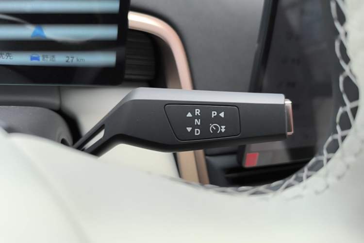 Used Dongfeng eπ eπ008 2025 210 Ultra LikeYi Edition 5-Seater Gear Lever
