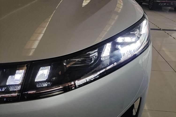 Used Dongfeng eπ eπ008 2025 210Ultra LikeYi Edition 6-Seater Left Front Headlight