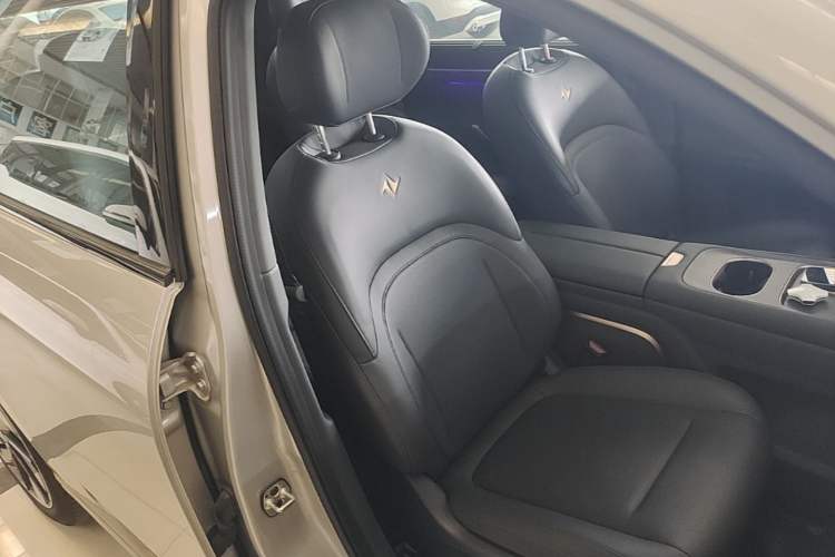 Used Dongfeng eπ eπ008 2025 210Ultra LikeYi Edition 6-Seater Right Front Seat