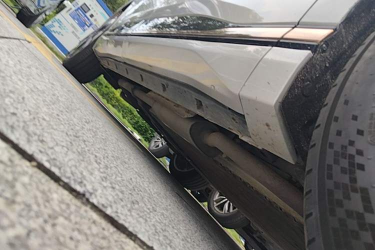 Used Dongfeng eπ eπ008 2025 210Max Range-Extended Version 5 Seats Right Side Sill