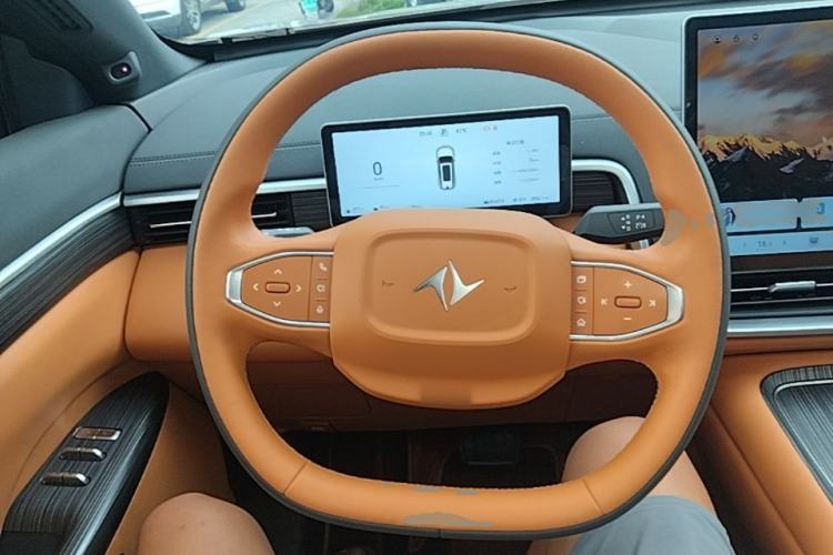 Used Dongfeng eπ eπ008 2025 210Max Range-Extended Version 5 Seats Steering Wheel