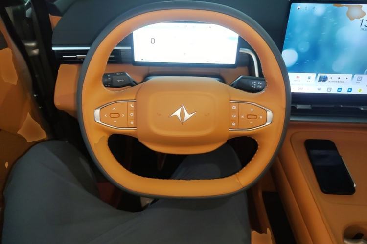 Used Dongfeng eπ eπ008 2025 636Ultra Smart Drive Version 5 Seats Steering Wheel