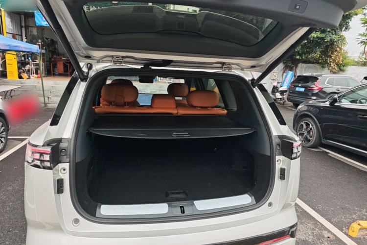 Used Dongfeng eπ eπ008 2025 210 Ultra Range-Extended Version 5 Seats Trunk