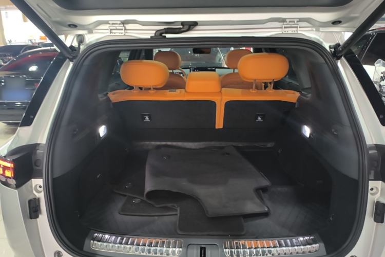 Used Dongfeng eπ eπ008 2025 210 Ultra Range-Extended Version 5 Seats Trunk