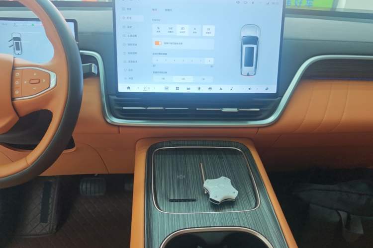 Used Dongfeng eπ eπ008 2025 210 Ultra Range-Extended Version 5 Seats Audio And AC Panel