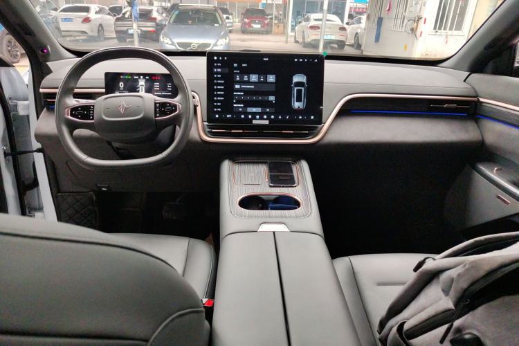 Used Dongfeng eπ eπ008 2025 636Max Rui Edition 6-Seater Center Console