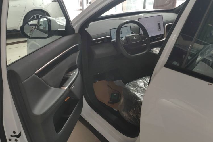 Used Dongfeng eπ eπ008 2025 210 Ultra Range-Extended Version 6 Seats Driver Seat