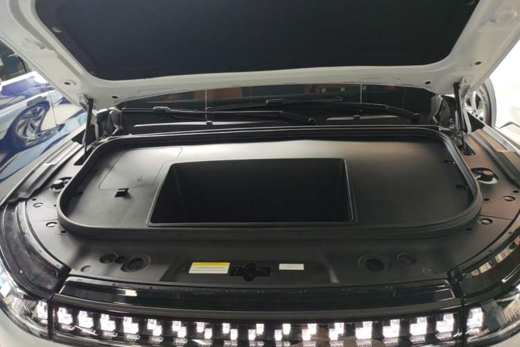 Used Dongfeng eπ eπ008 2025 636Ultra All-Electric Version 5 Seats Engine Bay