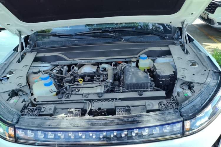 Used Dongfeng eπ eπ008 2025 210 Ultra Range-Extended Version 5 Seats Engine Bay