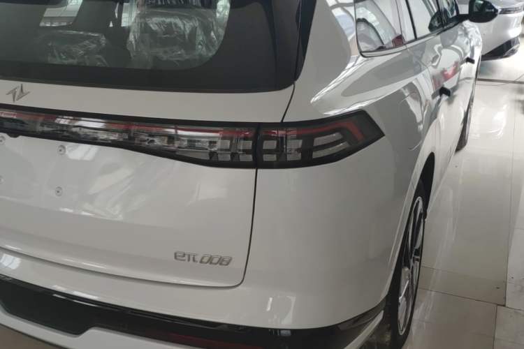 Used Dongfeng eπ eπ008 2025 210 Ultra Range-Extended Version 6 Seats Exterior 3