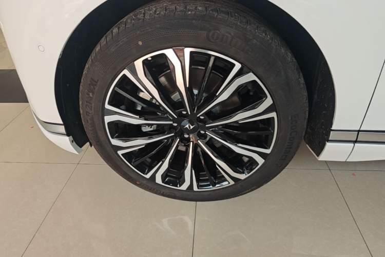 Used Dongfeng eπ eπ008 2025 210 Ultra Smart Drive Version 6 Seats Exterior 4