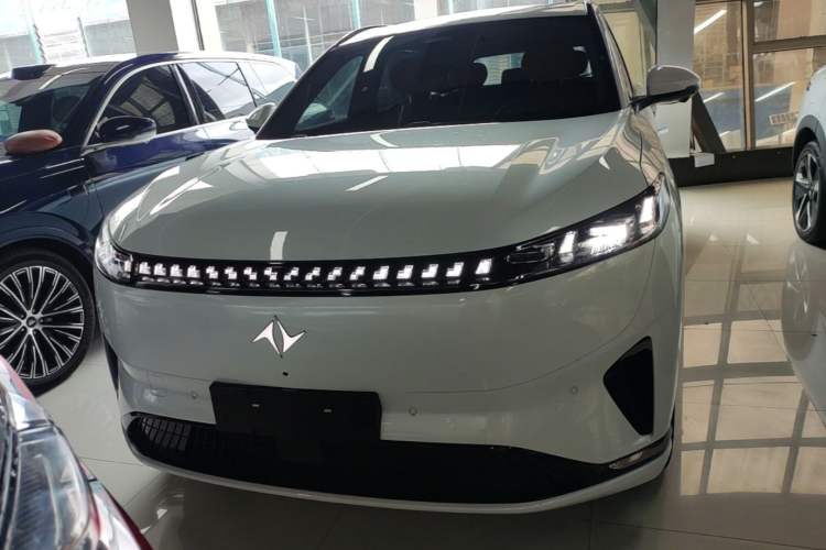 Used Dongfeng eπ eπ008 2025 636Ultra All-Electric Version 5 Seats Front