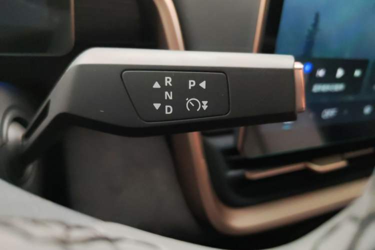 Used Dongfeng eπ eπ008 2025 636Max Rui Edition 6-Seater Gear Lever