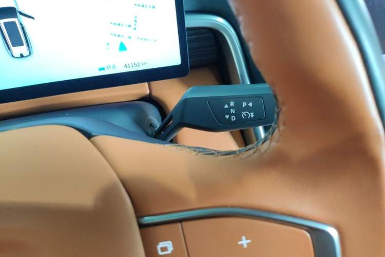 Used Dongfeng eπ eπ008 2025 636Ultra All-Electric Version 5 Seats Gear Lever