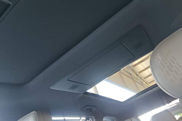 Used Dongfeng eπ eπ008 2025 210Max Range-Extended Version 5 Seats Headliner
