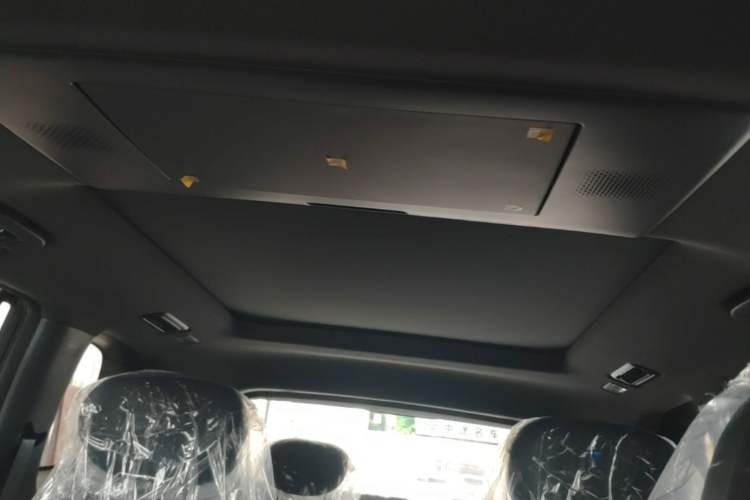 Used Dongfeng eπ eπ008 2025 210 Ultra Range-Extended Version 6 Seats Headliner