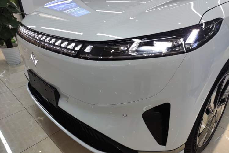 Used Dongfeng eπ eπ008 2025 636Ultra All-Electric Version 5 Seats Left Front Headlight