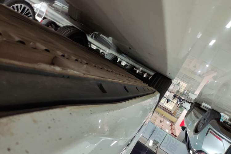 Used Dongfeng eπ eπ008 2025 636Ultra All-Electric Version 5 Seats Left Side Sill