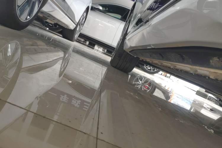 Used Dongfeng eπ eπ008 2025 210 Ultra Range-Extended Version 6 Seats Left Side Sill