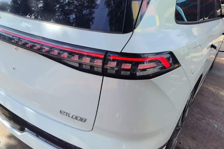 Used Dongfeng eπ eπ008 2025 210 Ultra Range-Extended Version 5 Seats Right Rear Taillight
