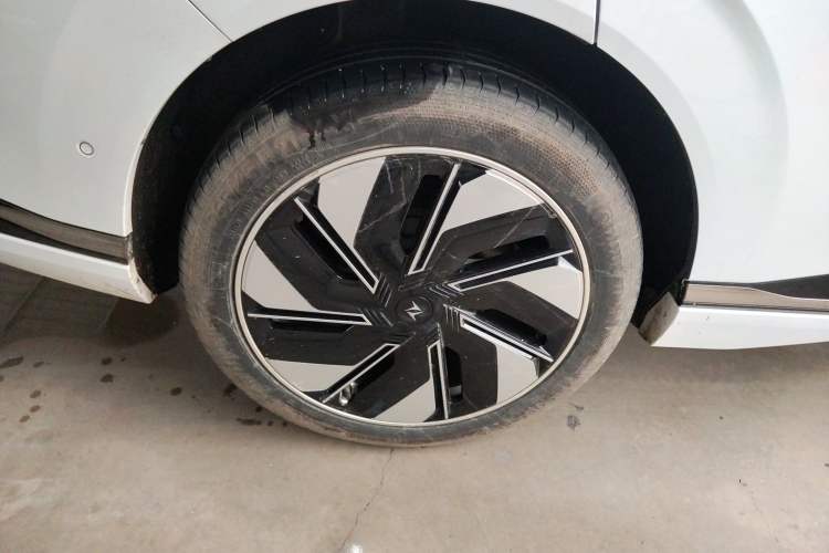 Used Dongfeng eπ eπ008 2025 636Max Rui Edition 6-Seater Right Rear Wheel Hub