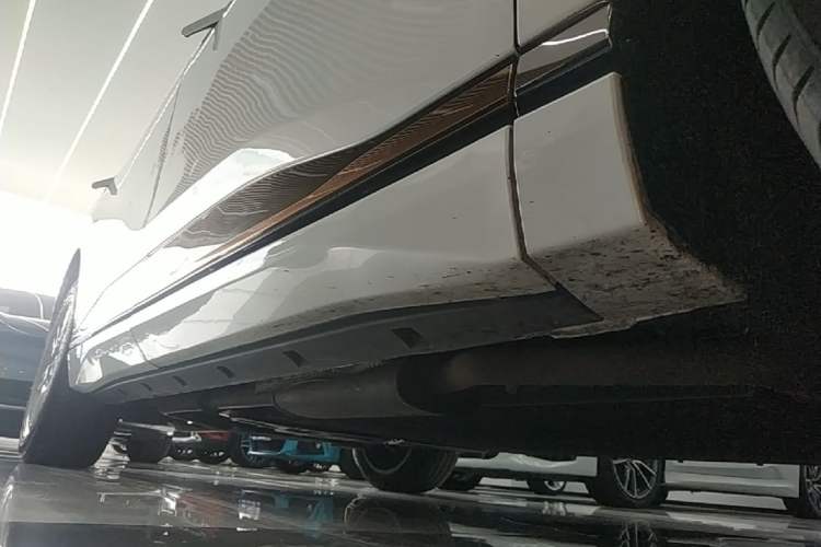 Used Dongfeng eπ eπ008 2025 210 Ultra LikeYi Edition 5-Seater Right Side Sill