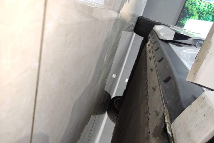 Used Dongfeng eπ eπ008 2025 636Ultra All-Electric Version 5 Seats Right Side Sill