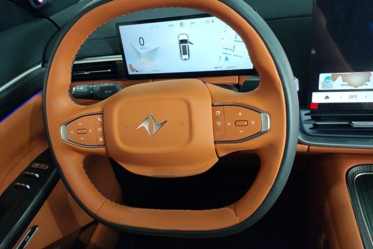 Used Dongfeng eπ eπ008 2025 636Ultra All-Electric Version 5 Seats Steering Wheel