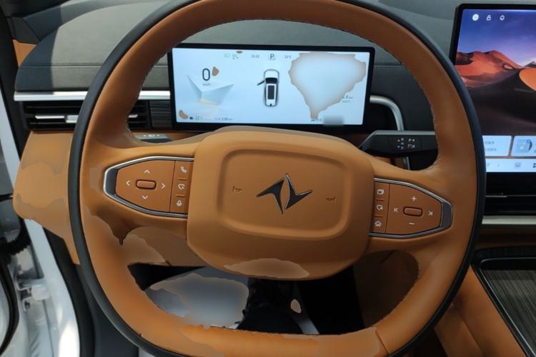 Used Dongfeng eπ eπ008 2025 636Ultra All-Electric Version 5 Seats Steering Wheel