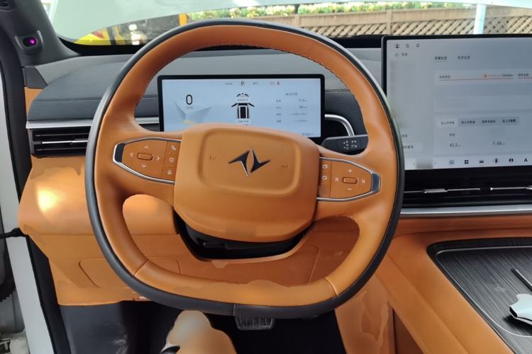 Used Dongfeng eπ eπ008 2025 210 Ultra Range-Extended Version 5 Seats Steering Wheel