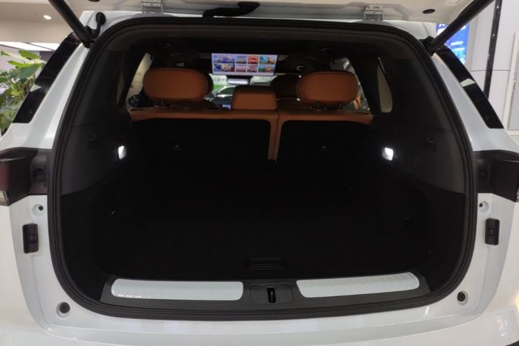 Used Dongfeng eπ eπ008 2025 636Ultra All-Electric Version 5 Seats Trunk