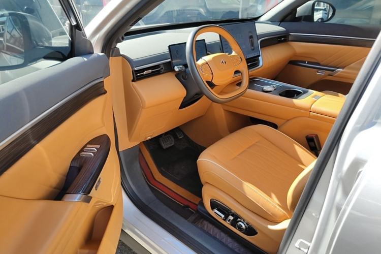 Used Dongfeng eπ eπ008 2025 210 Ultra Range-Extended Version 5 Seats Driver Seat