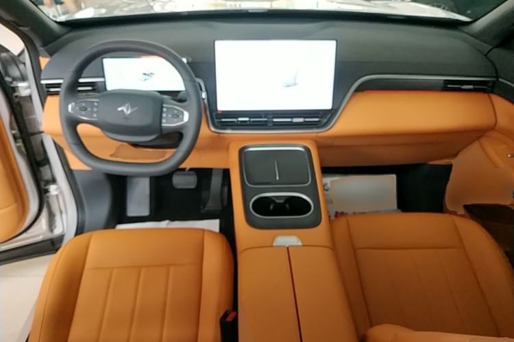 Used Dongfeng eπ eπ008 2026 Model Six-Seat Range-Extended Family Delight Edition Center Console