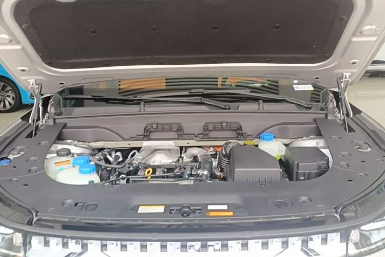 Used Dongfeng eπ eπ008 2026 Model Six-Seat Range-Extended Family Delight Edition Engine Bay