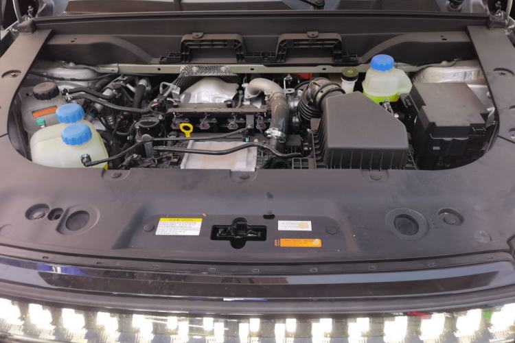 Used Dongfeng eπ eπ008 2026 Model Six-Seat Range-Extended Family Edition Engine Bay