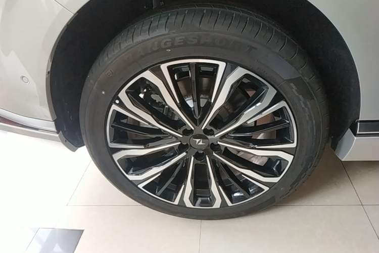 Used Dongfeng eπ eπ008 2026 Model Six-Seat Range-Extended Family Delight Edition Exterior 5
