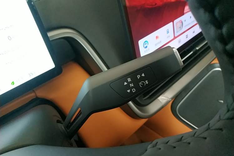 Used Dongfeng eπ eπ008 2026 Model Six-Seat Range-Extended Family Delight Edition Gear Lever