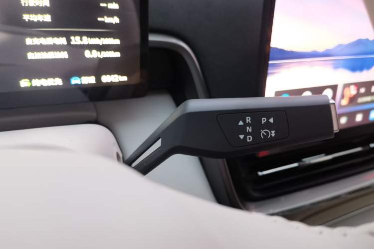 Used Dongfeng eπ eπ008 2026 Model Six-Seat Range-Extended Family Edition Gear Lever