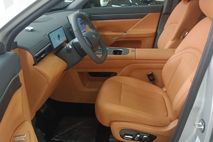 Used Dongfeng eπ eπ008 2026 Model Six-Seat Range-Extended Family Delight Edition Left Front Seat