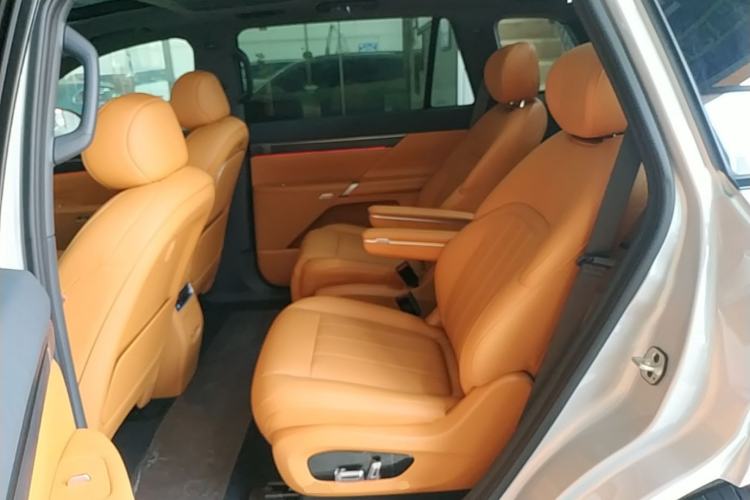 Used Dongfeng eπ eπ008 2026 Model Six-Seat Range-Extended Family Delight Edition Left Rear Seat