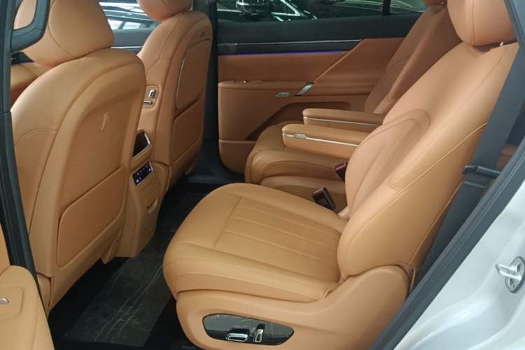 Used Dongfeng eπ eπ008 2026 Model Six-Seat Range-Extended Family Delight Edition Left Rear Seat