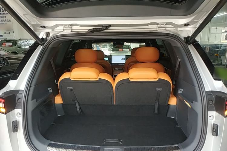 Used Dongfeng eπ eπ008 2026 Model Six-Seat Range-Extended Family Delight Edition Trunk