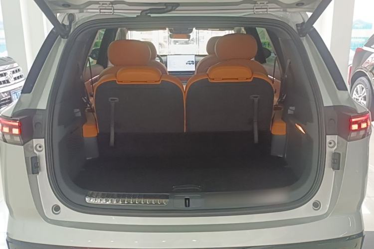 Used Dongfeng eπ eπ008 2026 Model Six-Seat Range-Extended Family Delight Edition Trunk