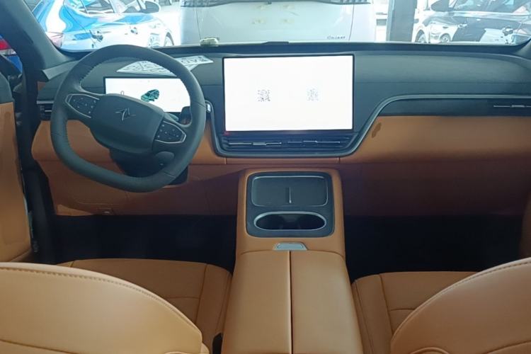 Used Dongfeng eπ eπ008 2026 Model Six-Seat Range-Extended Family Delight Edition Center Console