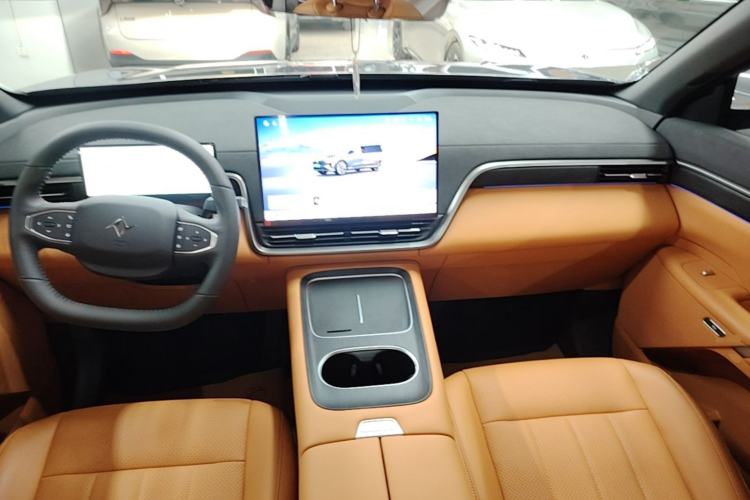 Used Dongfeng eπ eπ008 2026 Model Six-Seat Pure-Electric Family Edition Center Console