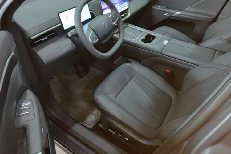 Used Dongfeng eπ eπ008 2026 Model Six-Seat Pure-Electric Family Delight Edition Driver Seat