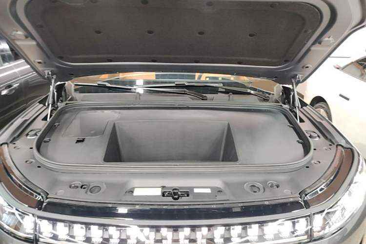 Used Dongfeng eπ eπ008 2026 Model Six-Seat Pure-Electric Family Edition Engine Bay